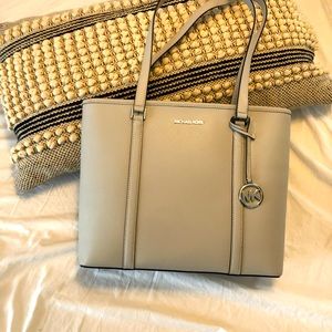 Micheal Kors gray tote